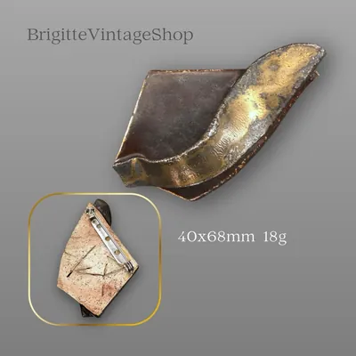 Signierte Keramik Künstlerbrosche, gold patiniert, abstraktes Design